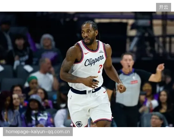 NBA快船莱昂纳德中距离跳投稳定如常：探索幕后训练与装备之路